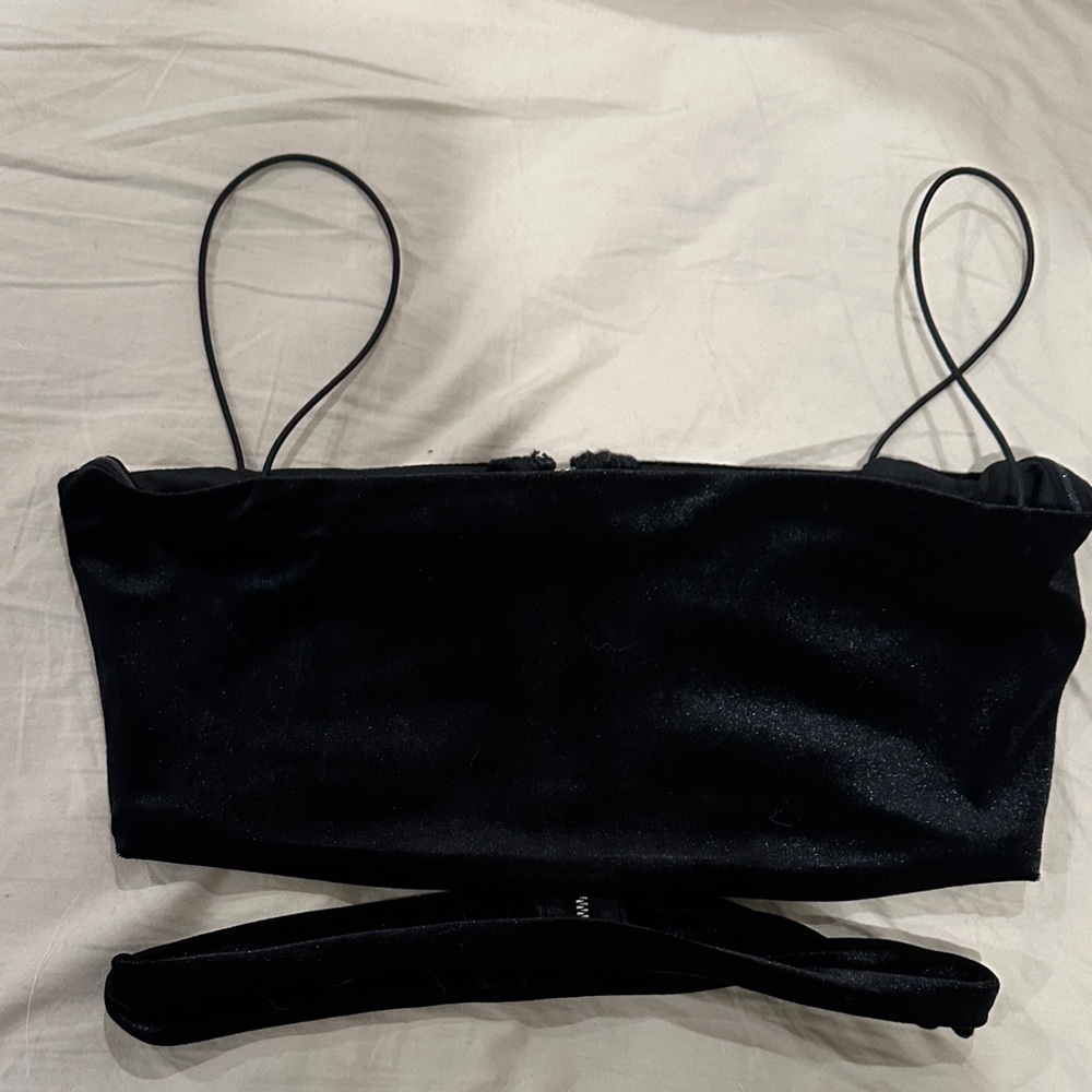 Tiger Mist Black Velvet cut out top M
